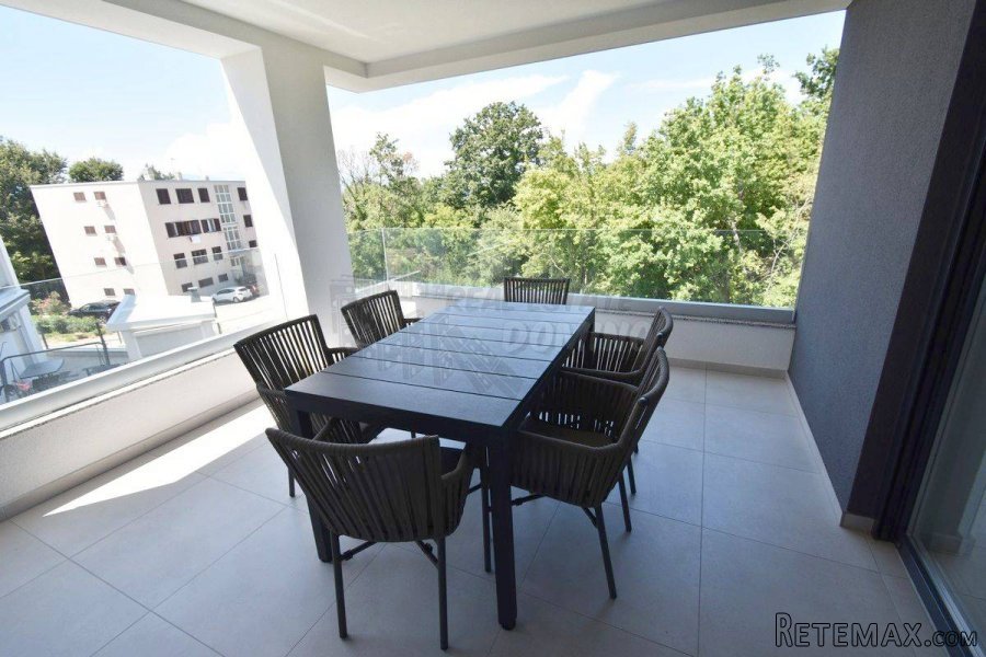 Apartman u novogradnji! Njivice!! - 3