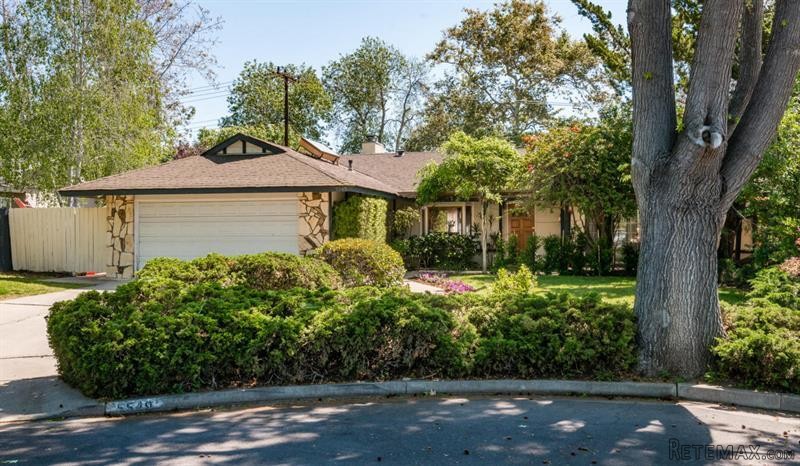 3 bedroom House For Sale: 5549..