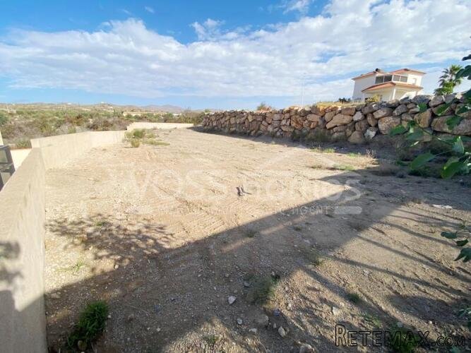 NEW LISTING TO VOSS HOMES - An URBAN building plot of land.. - 4