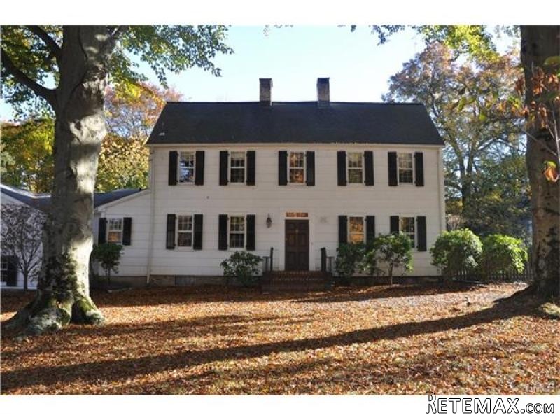 5 bedroom House For Sale: 60 LONG LOTS..