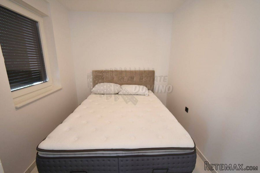Apartman u novogradnji! Njivice!! - 9
