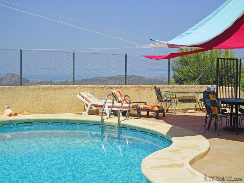 Beautiful three bedroom villa above.. - 2