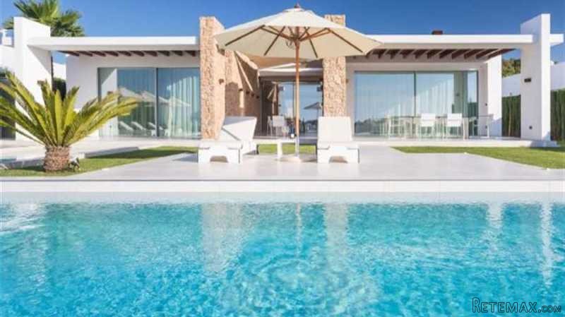 Luxury villa with sea view