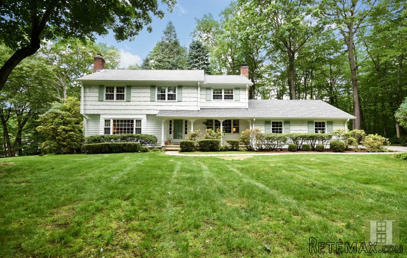 4 bedroom House For Sale: 60 EVERGREEN.. - 2