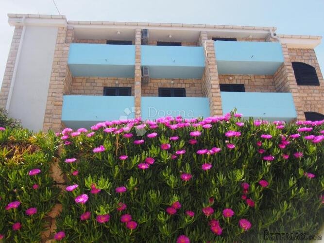 Kuća uz more sa 6 apartmana - 3