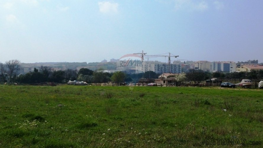 Pula, građevinsko zemljište na lijepoj lokaciji - 4