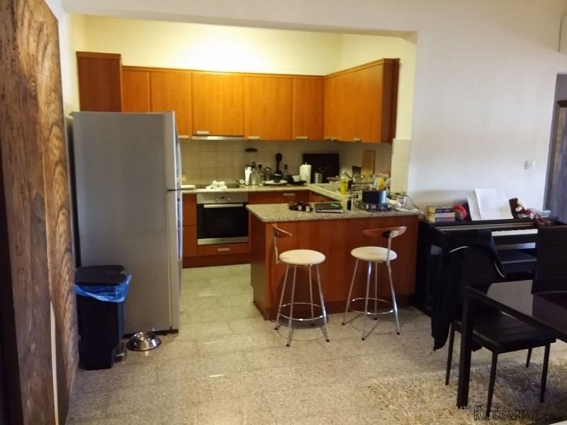 SPACIOUS 3 bedroom apartment, with.. - 2