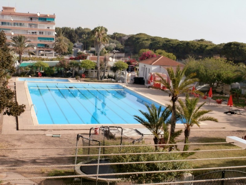 3 bedroom, 1 bathroom Apartment, (build..