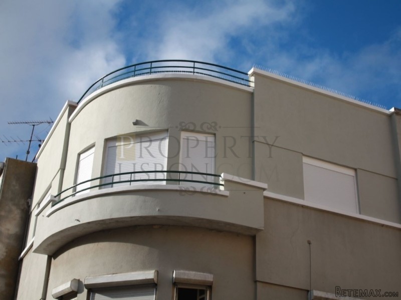 T2 Lisbon Apartment for Sale,Penha de..