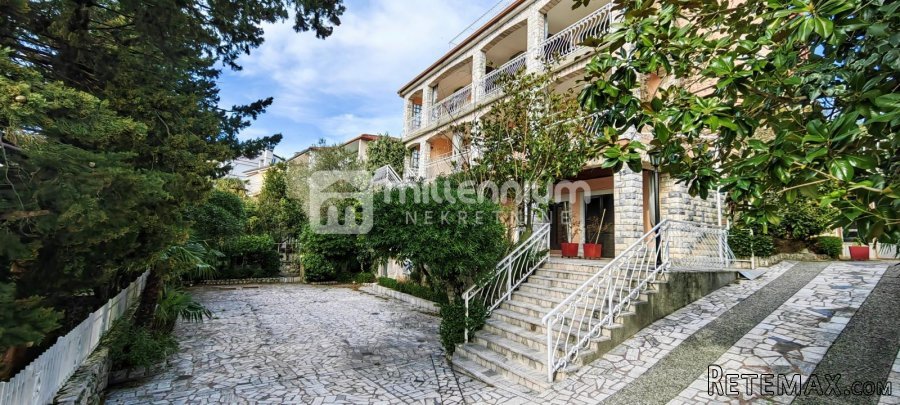 Crikvenica, 435m2, samostojeća kuća s 11 stambenih jedinica - 2