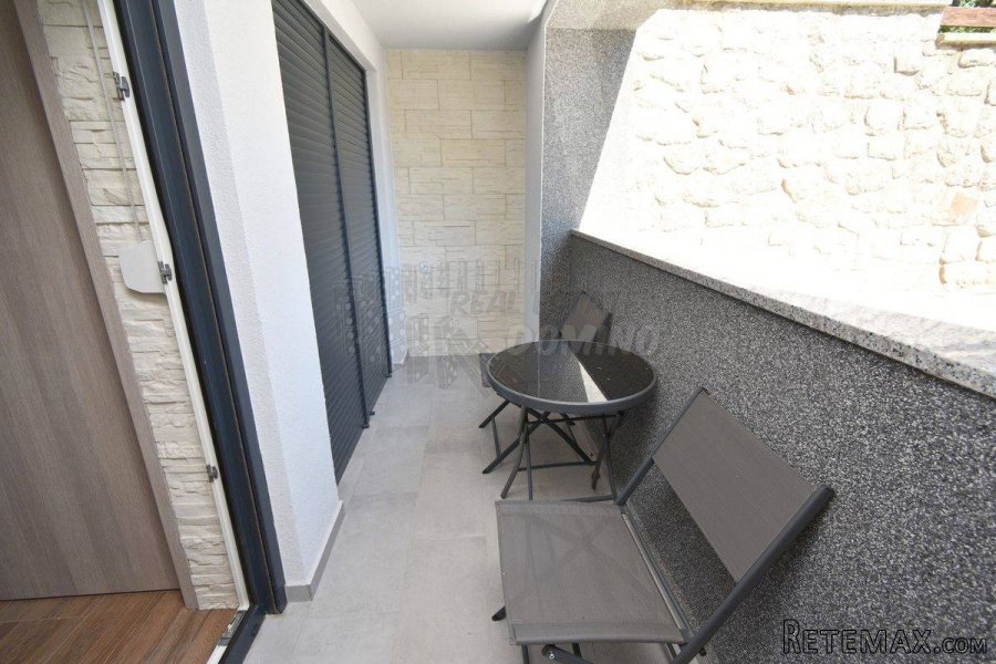 Apartman u prizemlju zgrade-adaptirano!! - 3
