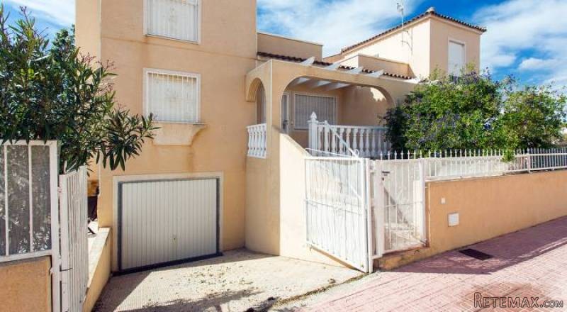 3 Bedroom 2 Bathroom Villa In Playa..