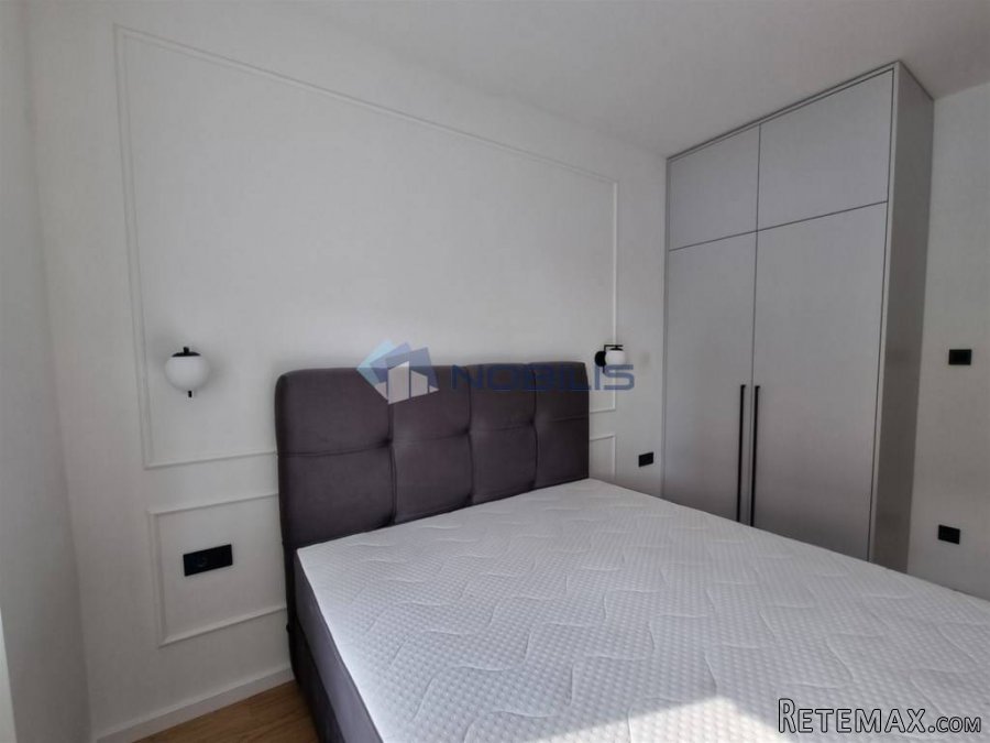 Zagreb, Kvaternikkov trg, trosobni stan s balkonom - 14