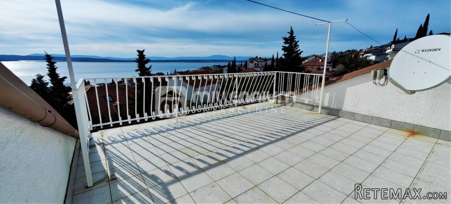 Crikvenica, 435m2, samostojeća kuća s 11 stambenih jedinica - 6