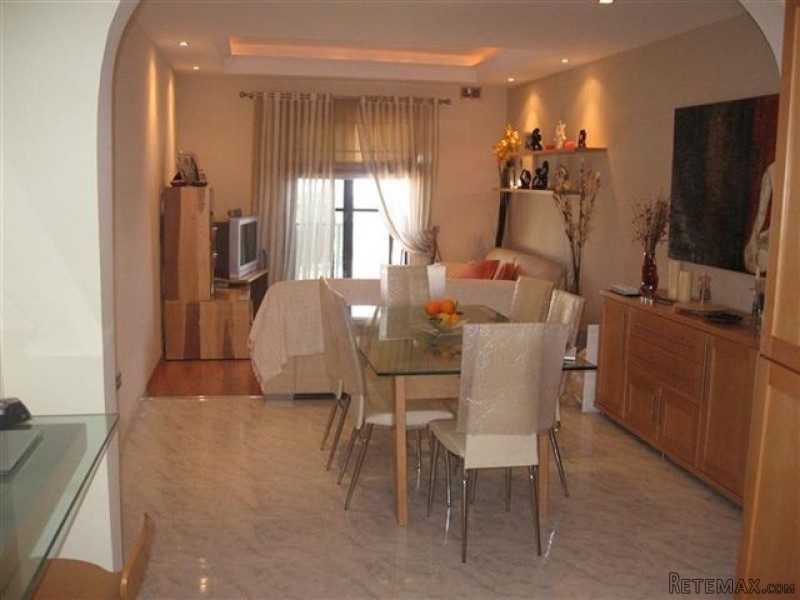Flat, Luxurious Finish