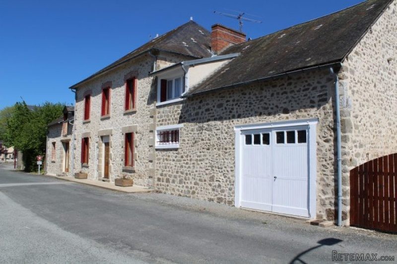 6 Bedrooms - House - For Sale