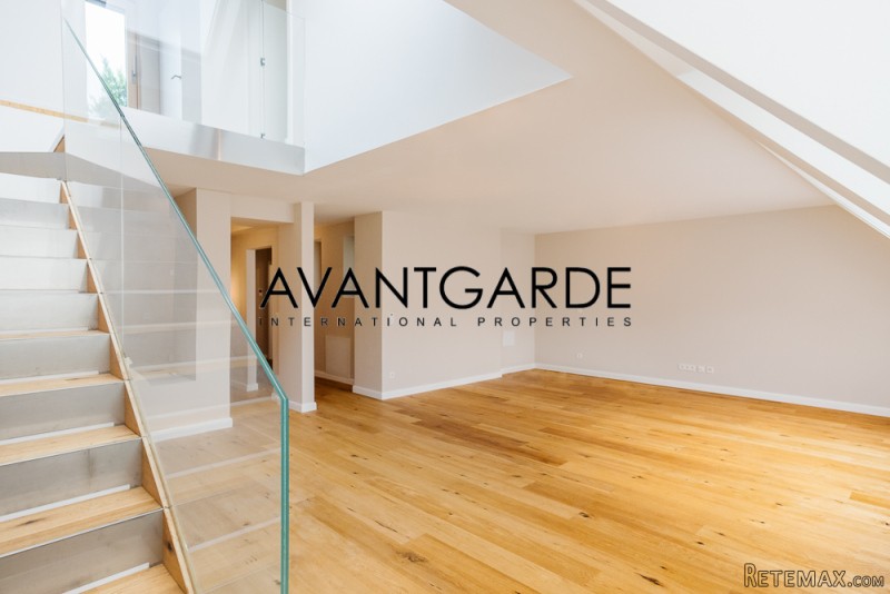 Top floor apartment near Belvedere..