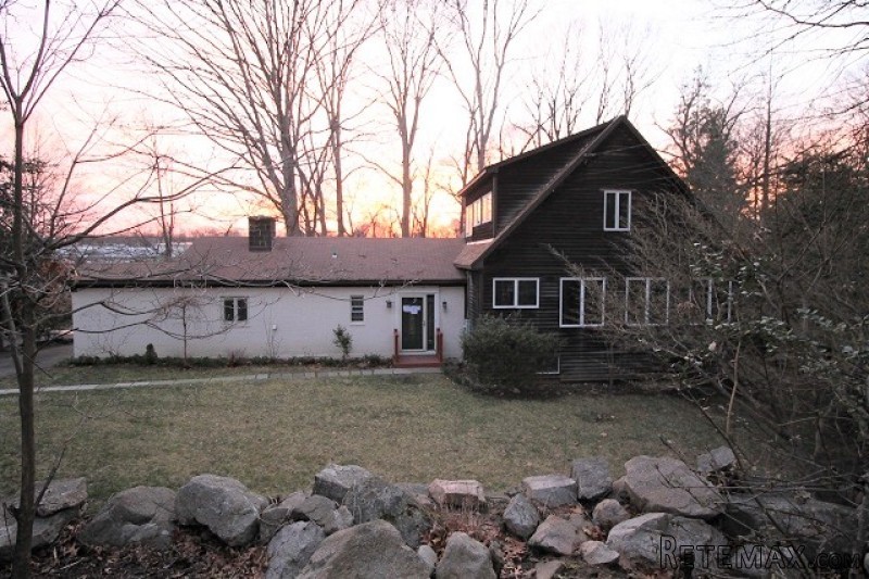 20 Splitrock Rd Norwalk, CT, 06854..