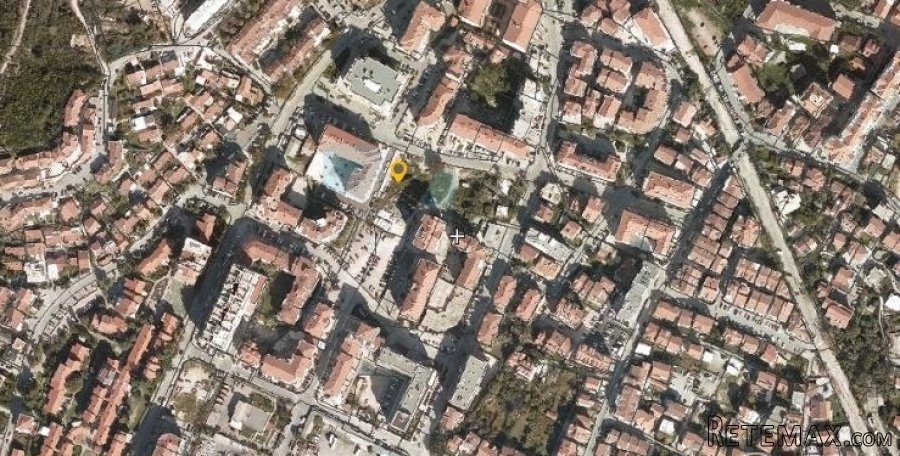 Urbanizovana parcela u centru Budve - 2