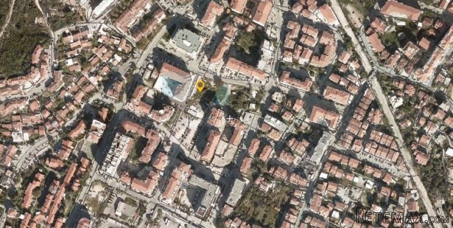 Urbanizovana parcela u centru Budve - 6
