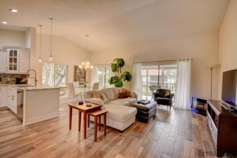 10576 Tropic Palm Av #201, Boynton.. - 2