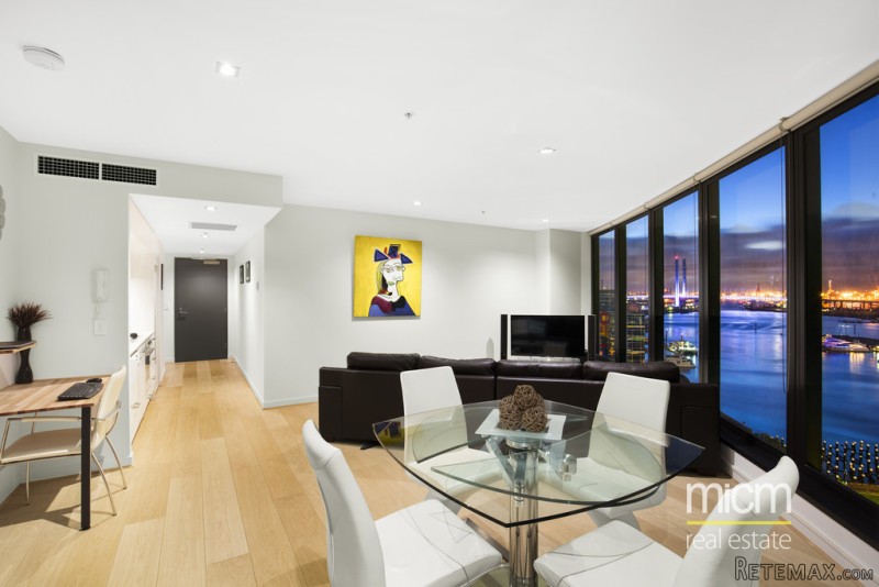 Stunning Space and a Sleek Renovated.. - 2