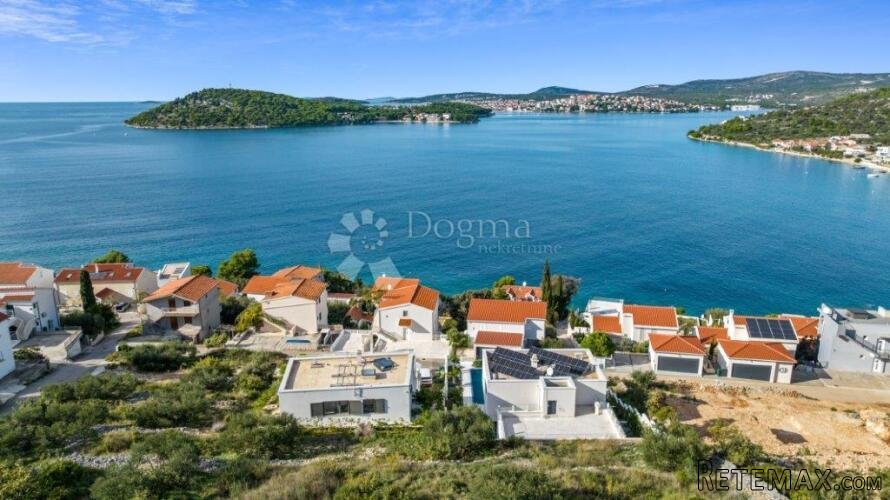 ROGOZNICA- LUKSUZNA VILLA S TOP POGLEDOM