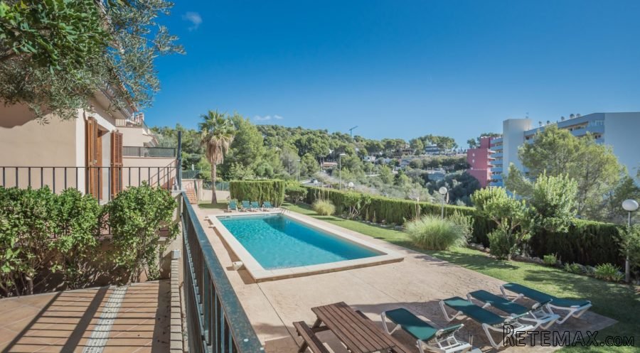 This beautiful 5 bedroom garden apartment has an area of.. - 3