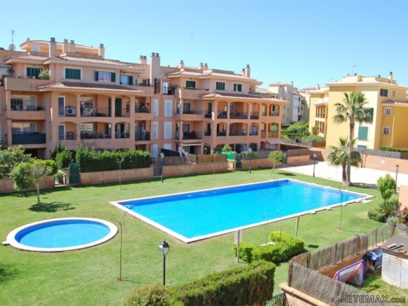 Well-Kept Apartment With Views To The..