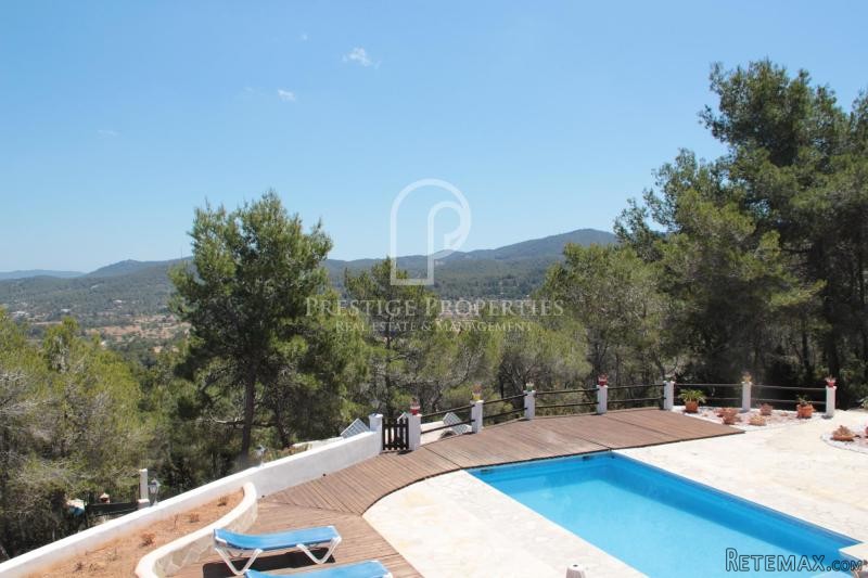 House with view of the valley and the.. - 2