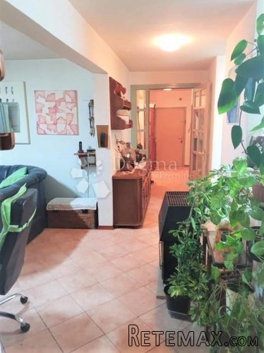 Prodaja stana, 4S, 95 m², visoko prizemlje