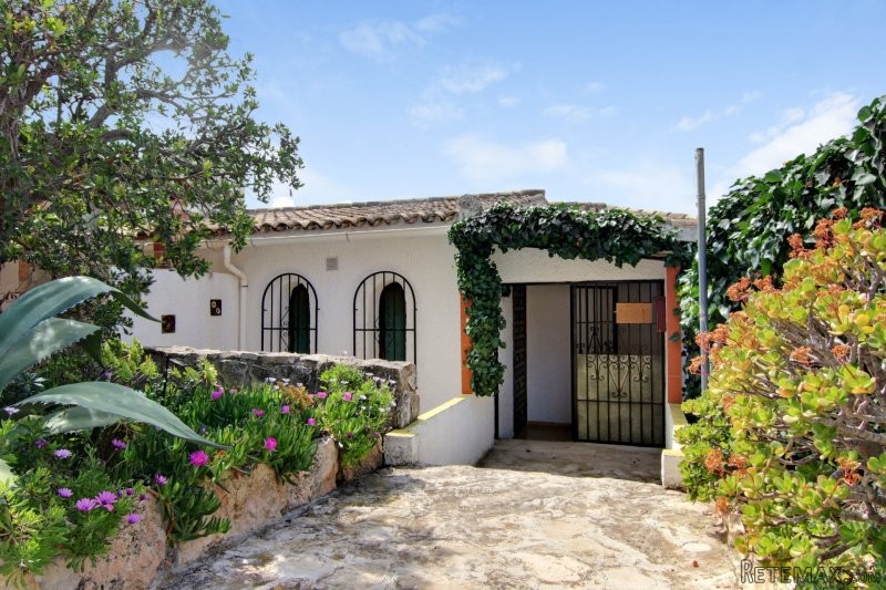 4 Bedroom House in Exclusive Location