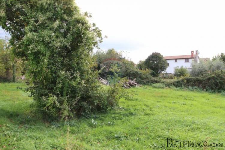 Građevinsko zemljište 658m2 u mirnom naselju