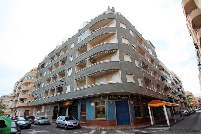 2 bedroom, 1 bathroom Apartment, (build..