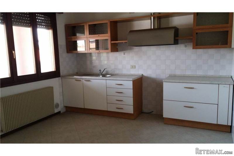Fontanafredda - 3br. or more apartment