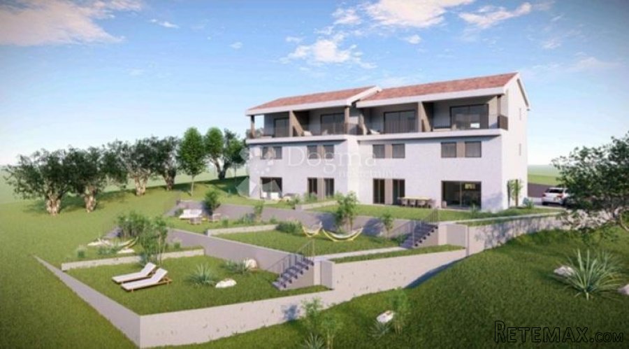 Novogradnja, apartman u prizemlju sa okućnicom, 120 m od mor
