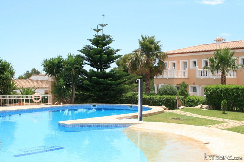 2 Bedrooms - Villa - Alicante - For Sale