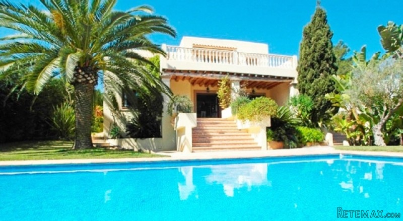 Very nice villa with a mediterranean..