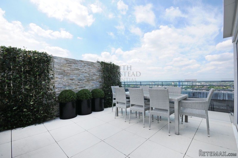 Penthouse 1012, Boydell Court