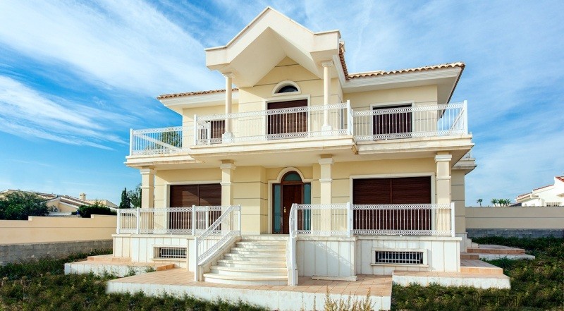 5 Bedrooms - Villa - Alicante - For Sale