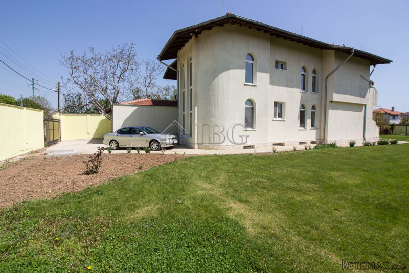 Luxury House with 5 bedrooms and 3..