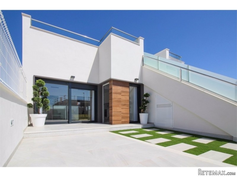 RS275, Two bedroom houses near Golf