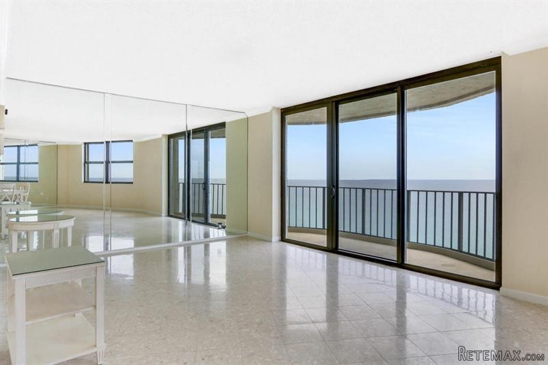 2 bedroom Residence For Sale: Singer.. - 2