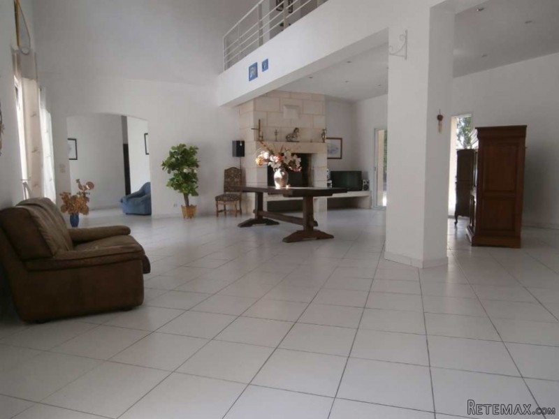 Fantastic Villa with Superb Pool - 2