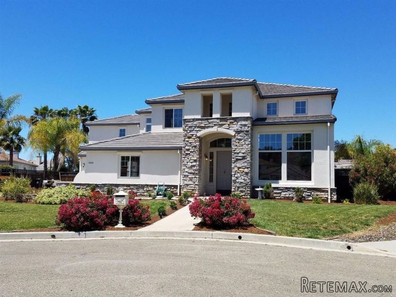 5 Bedrooms - Property - CA - For Sale - 2