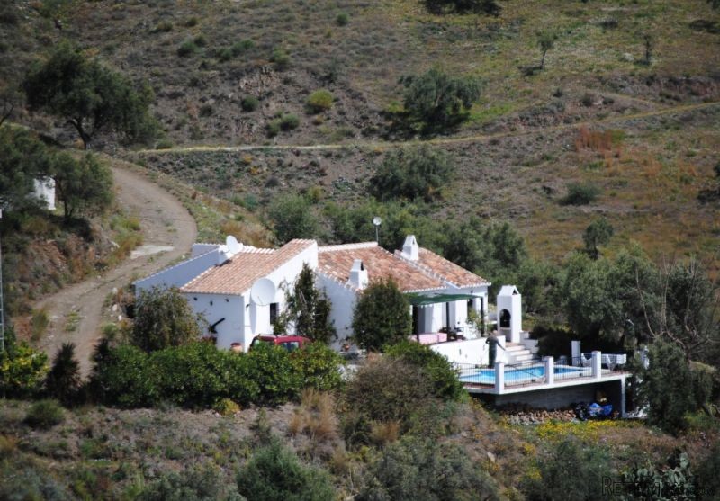 Country Houses for Sale in Competa..