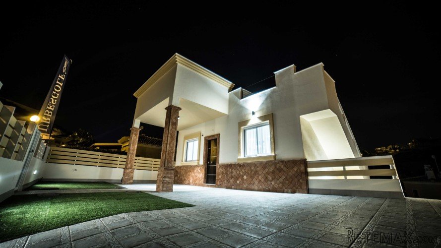 Less than 50 meters from the golf course of Quesada, we.. - 2