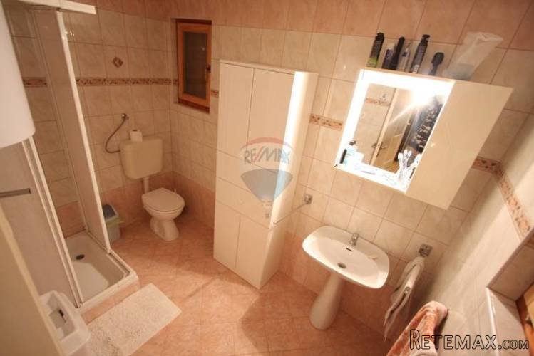 RENOVIRANA KUĆA U PREMANTURI - 4