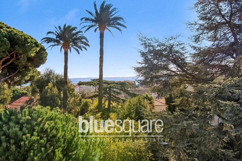 FOR SALE Large apartment with Private..