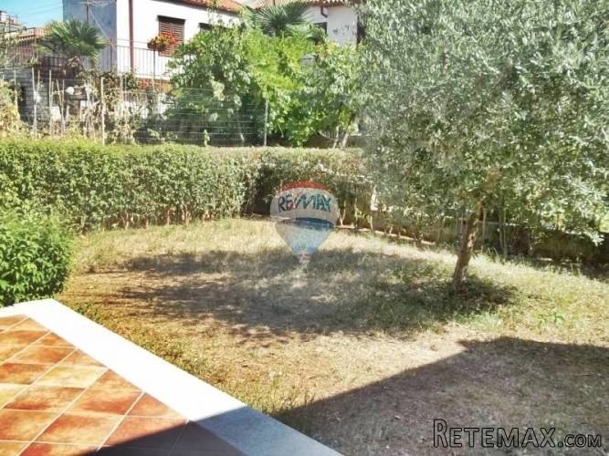 POREČ-kuća u centru sa p.prostorom, terasom i dvorištem - 5